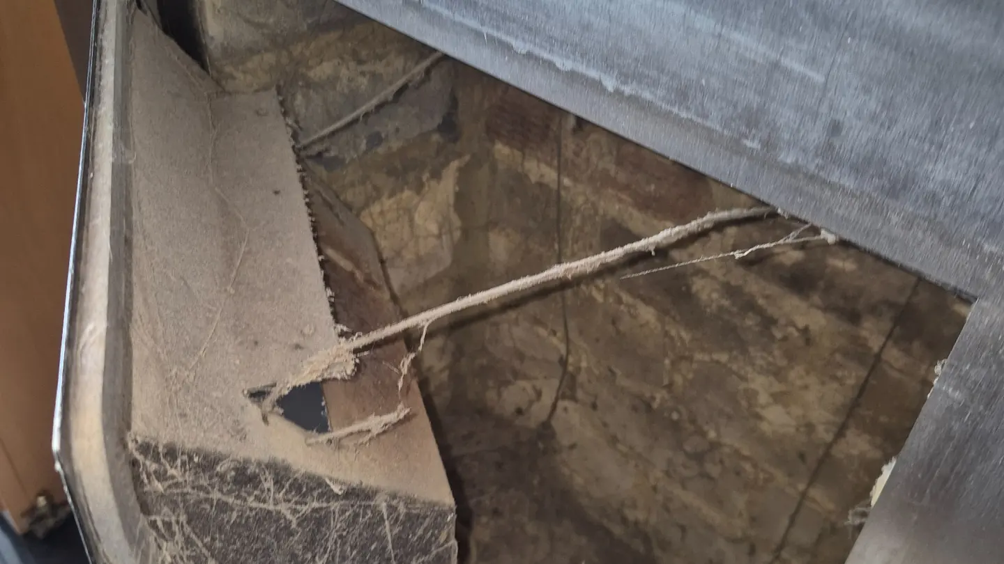 Extractor hood duct inspection